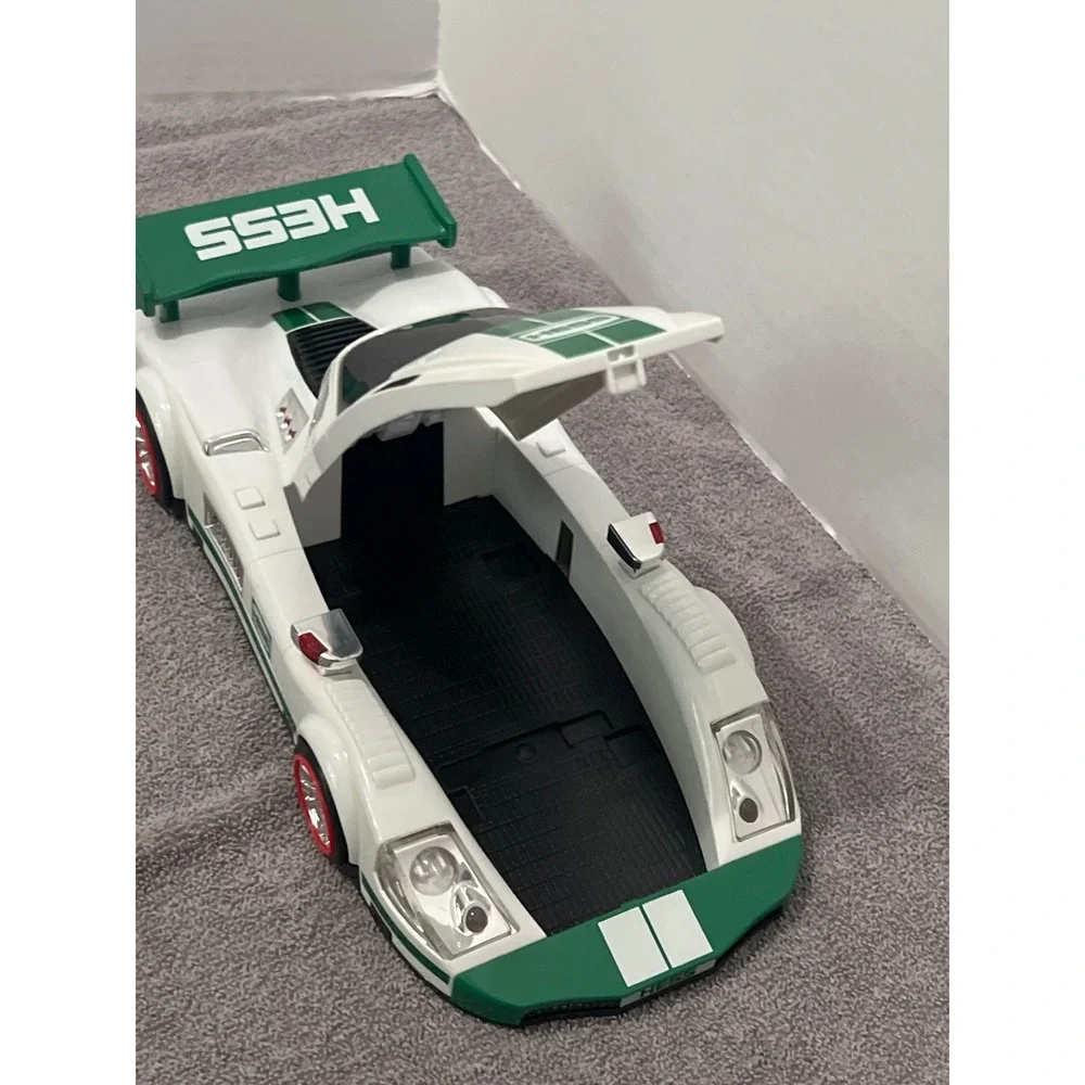 2009 Hess Race‎ Car and Racer Toy with Original Box White Green Collectible